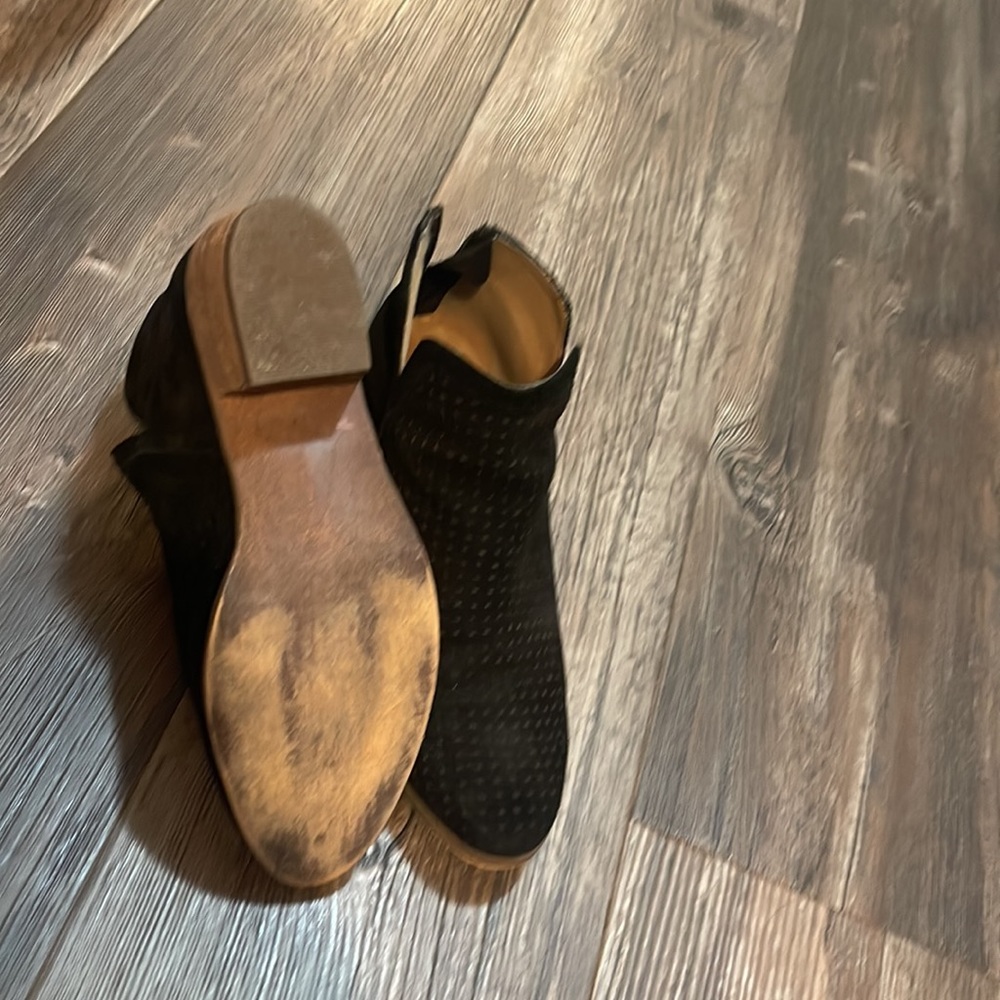 Boots - Picture 4 of 4
